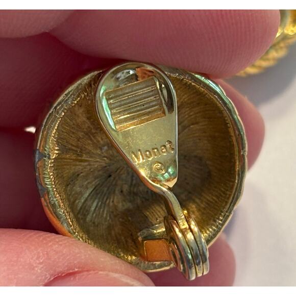 Vintage Monet clip on earrings shiny gold knotted textured dimensional 1980's - Picture 3 of 6